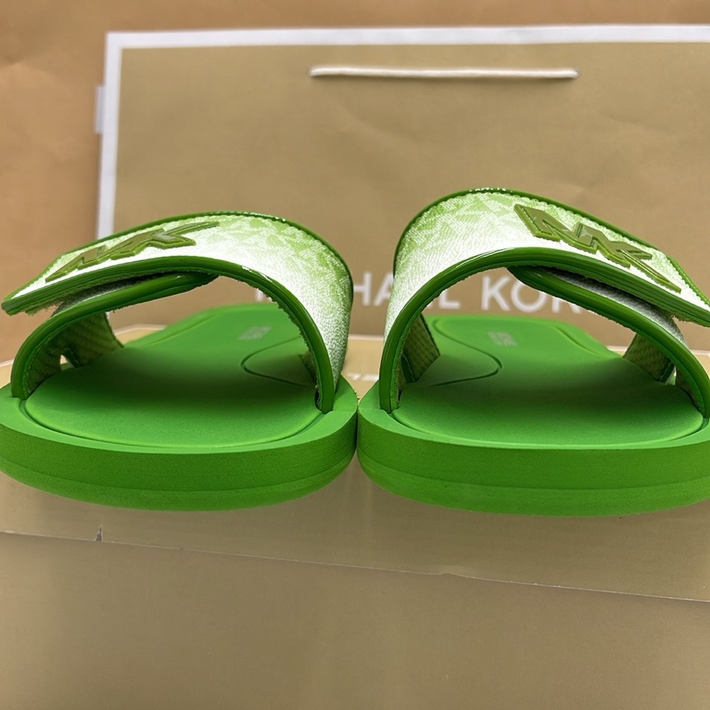 Michael Kors Green Slide Logo Sandals Palmer Ombré Signature
Jungle Green 
NWT - Picture 16 of 16